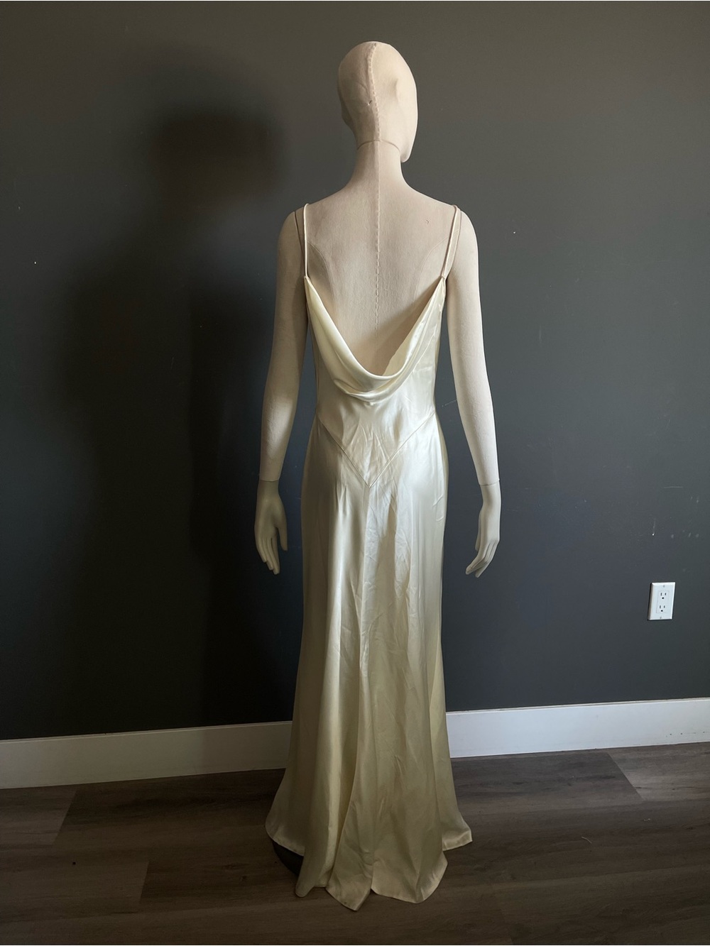 Vintage Carmen Marc Valvo Ivory Satin Cowl Back Bridal Evening Maxi Gown Size 8 - Picture 5 of 9